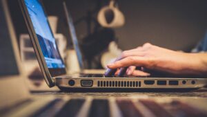 gioco_azzardo_online_JohnUnsplash_