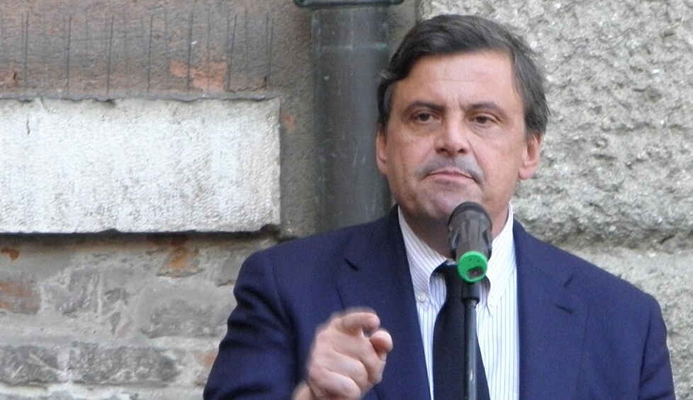 Calenda (Azione): ‘Riequilibrare accise su tabacco, gioco e superalcolici’